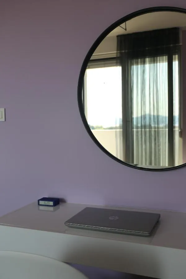 Ambassador Apartment Zara 0*,  Croazia