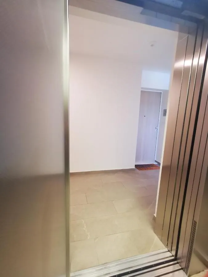 Ambassador Apartment Zara